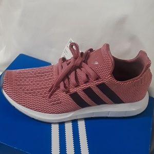 Adidas Swift Run Women Sneakers New